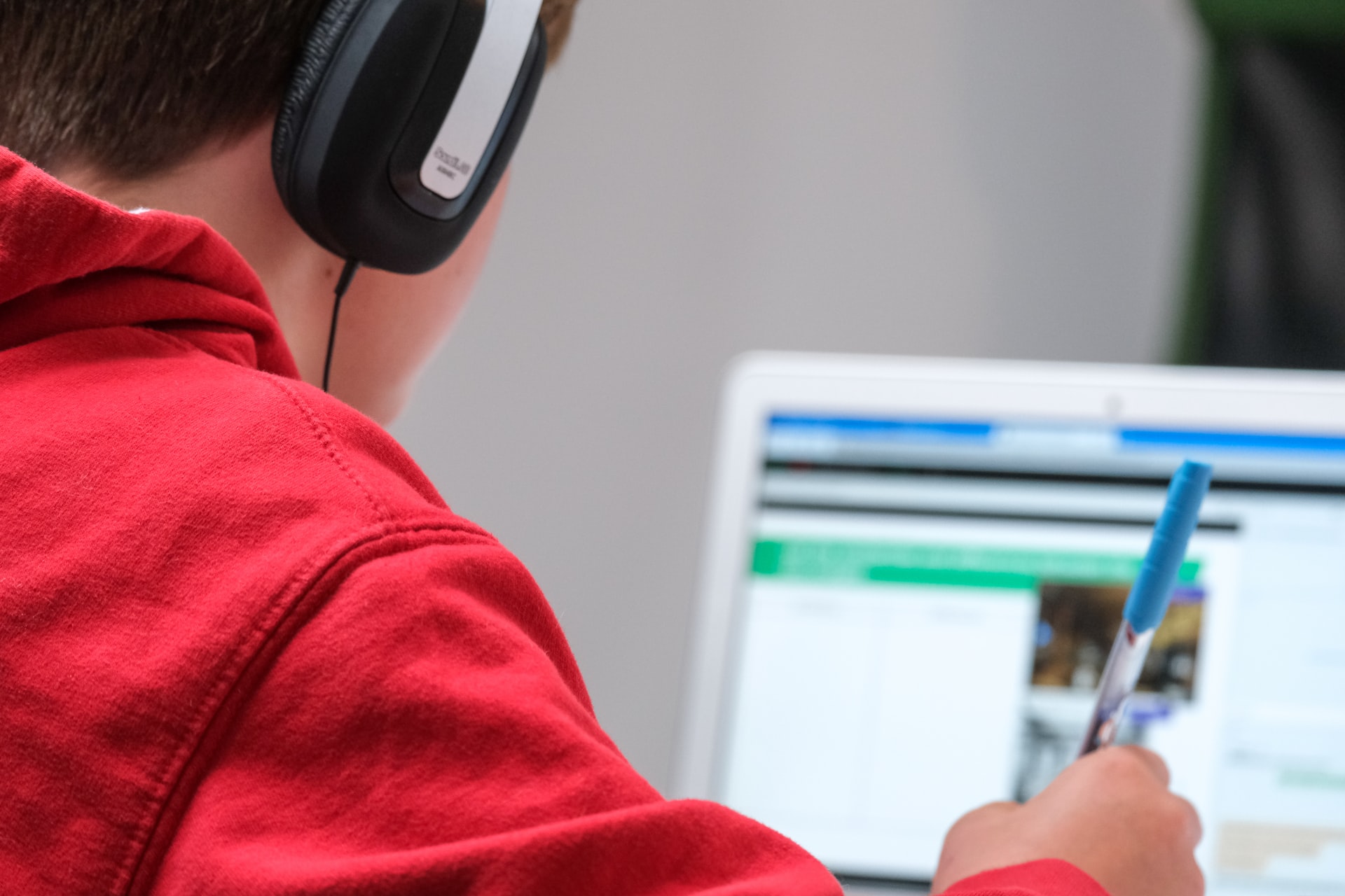 Ten Best YouTube Channels for Learning English