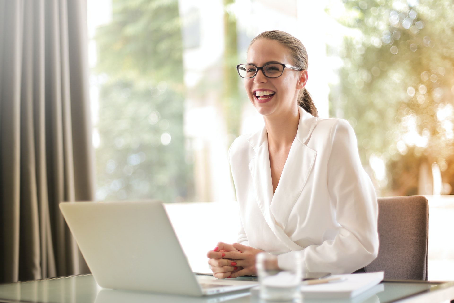 10 Examples of Strengths and Weaknesses for Job Interviews